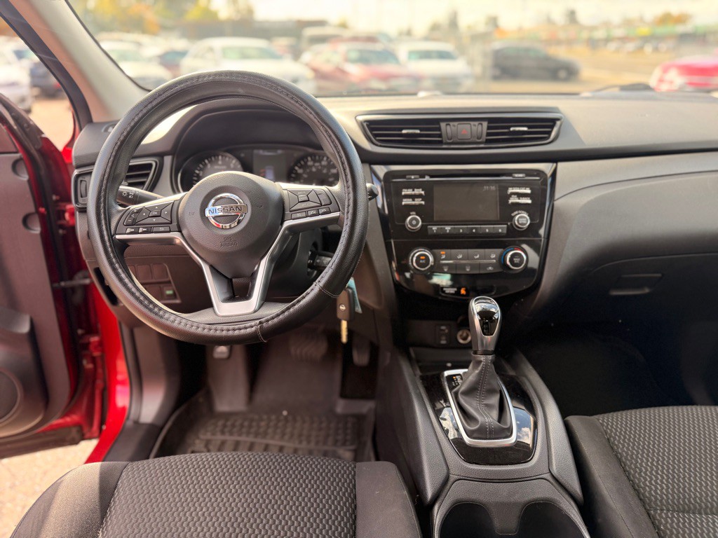 2017 Nissan Rogue Image 8