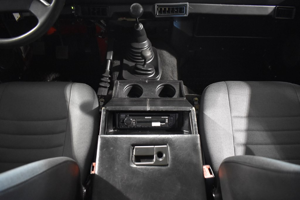 1994 Land Rover Defender Image 17