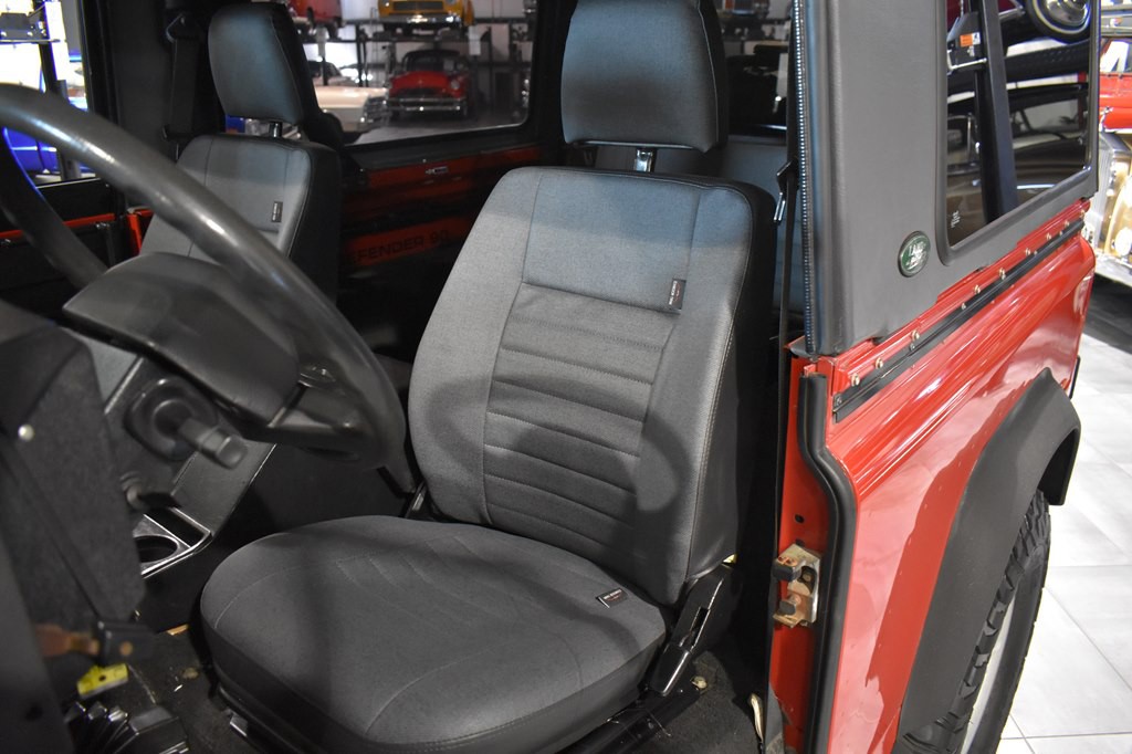 1994 Land Rover Defender Image 23