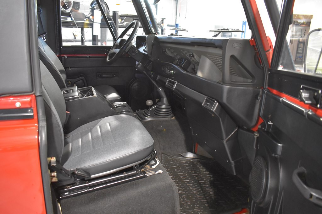 1994 Land Rover Defender Image 24