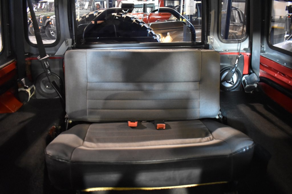 1994 Land Rover Defender Image 26
