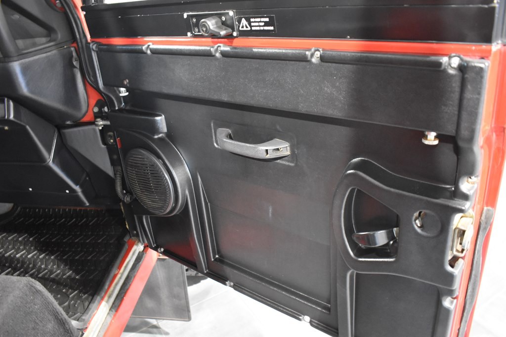 1994 Land Rover Defender Image 35