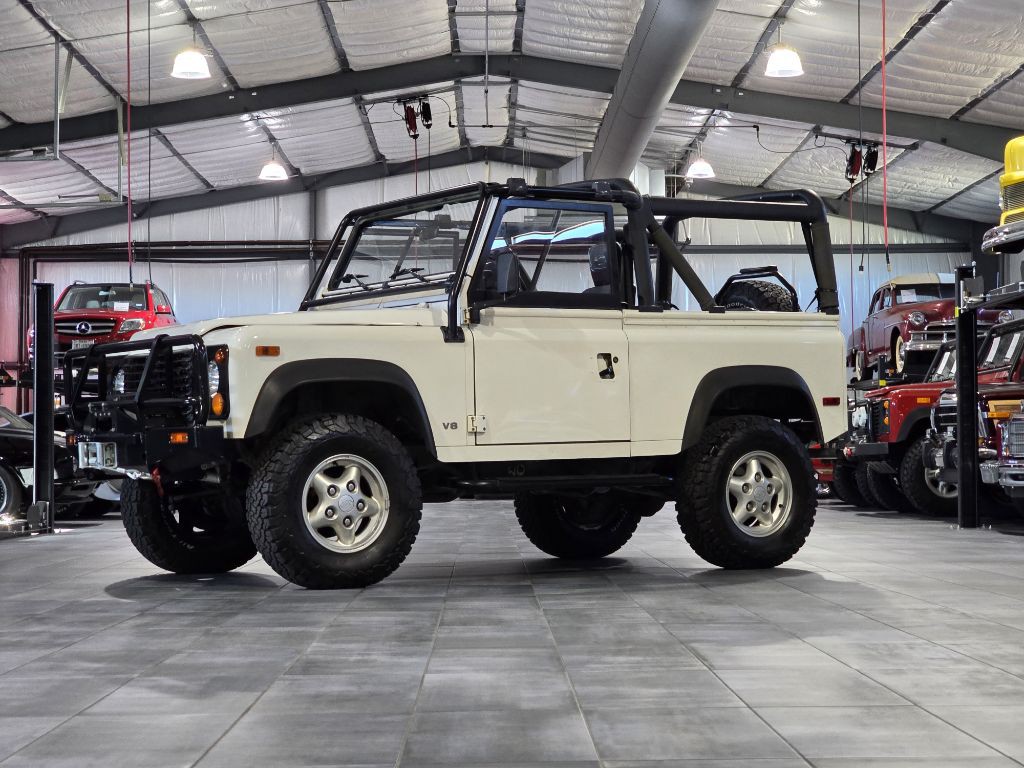 1997 Land Rover Defender Image 1