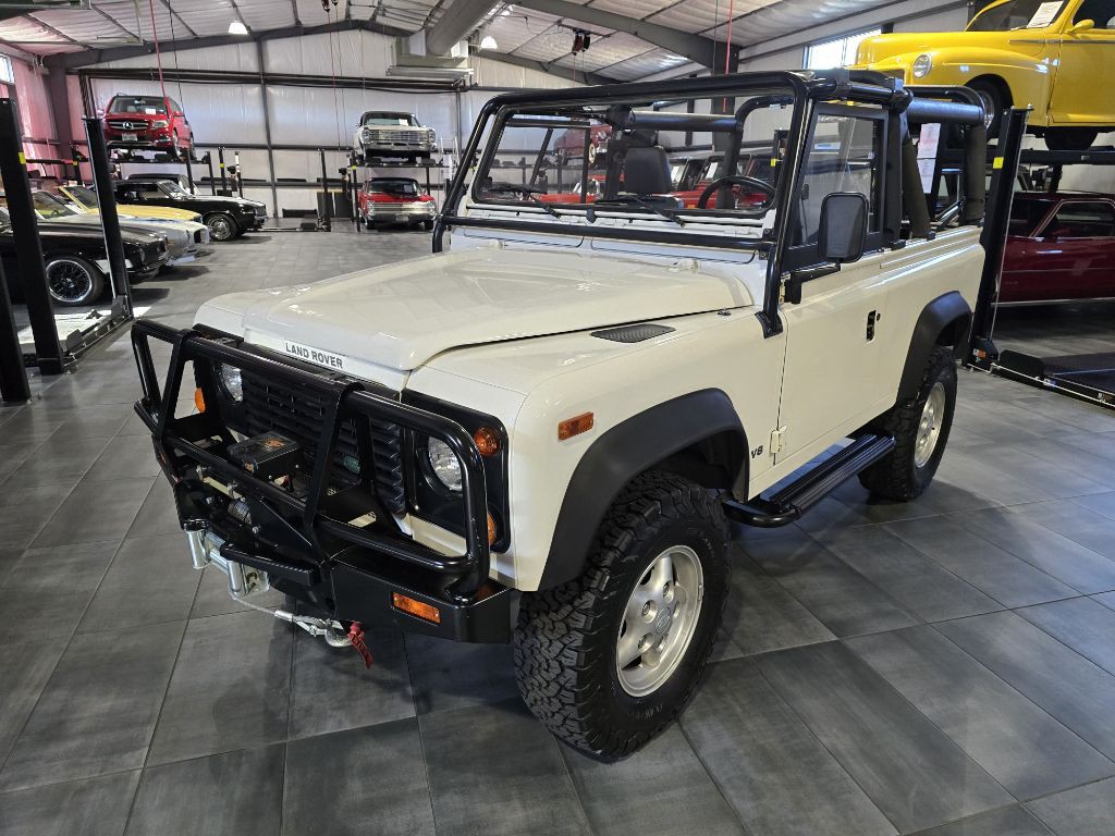 1997 Land Rover Defender Image 2