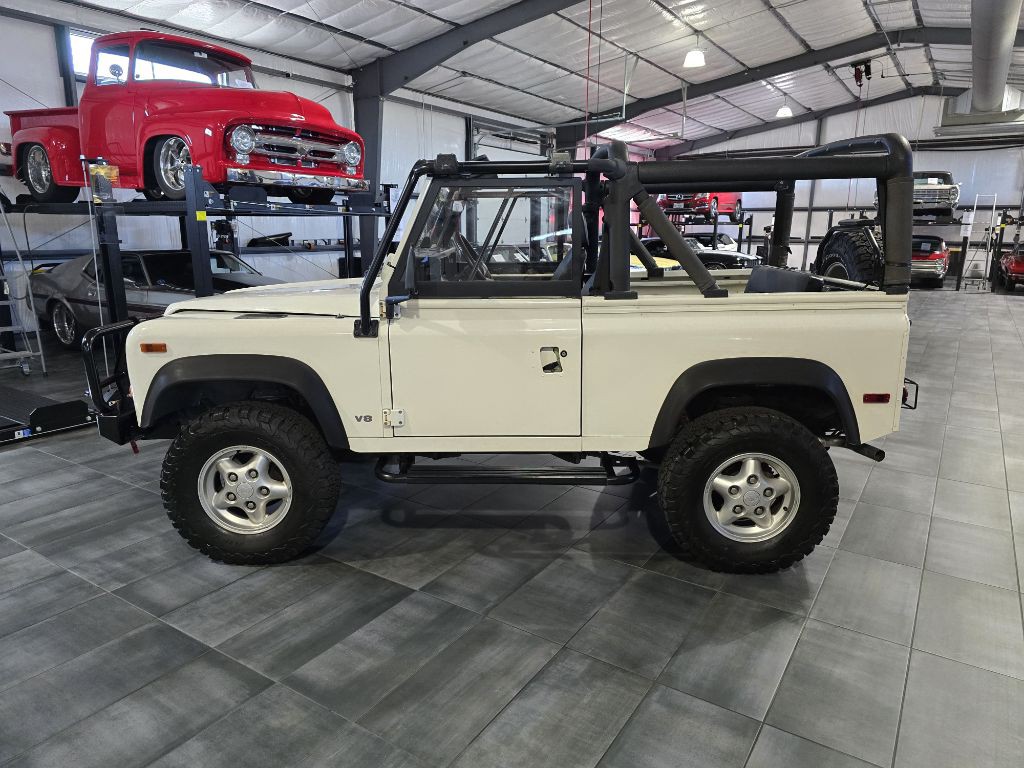 1997 Land Rover Defender Image 3