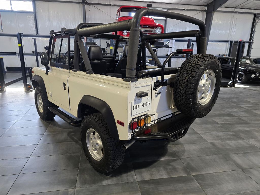 1997 Land Rover Defender Image 4