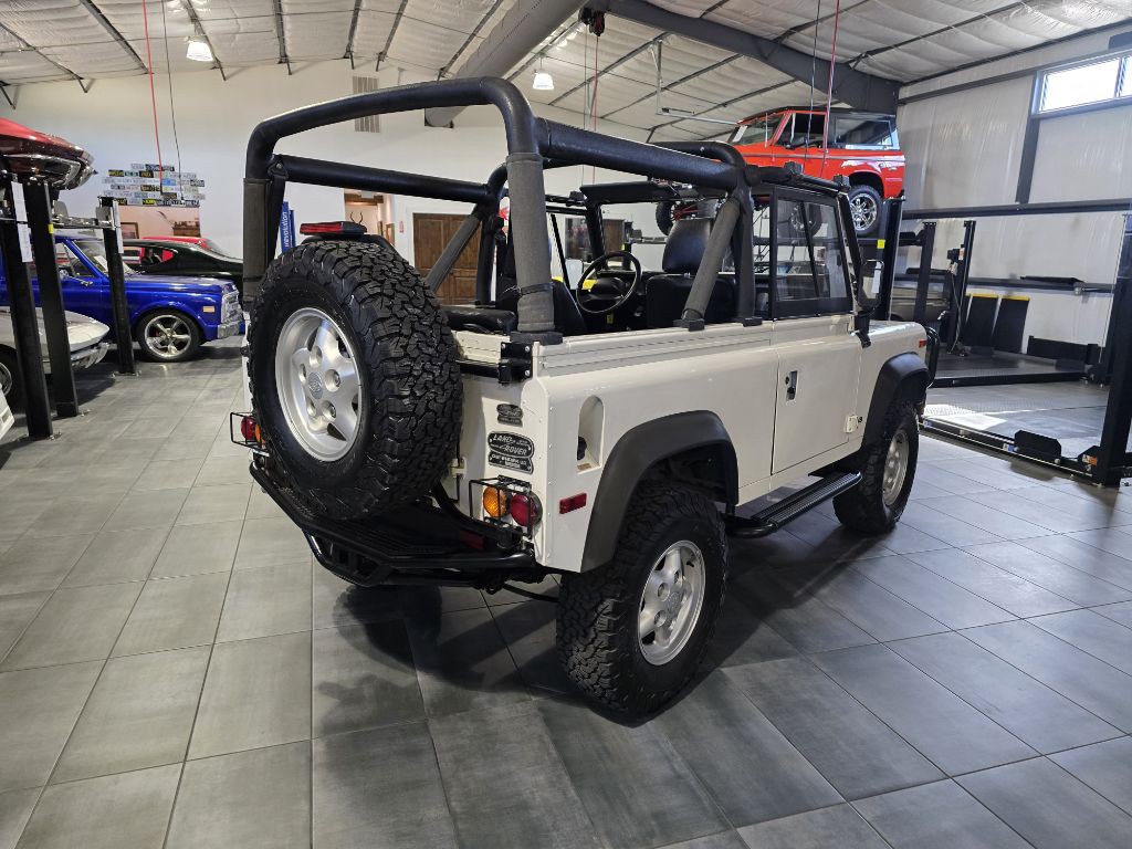1997 Land Rover Defender Image 6