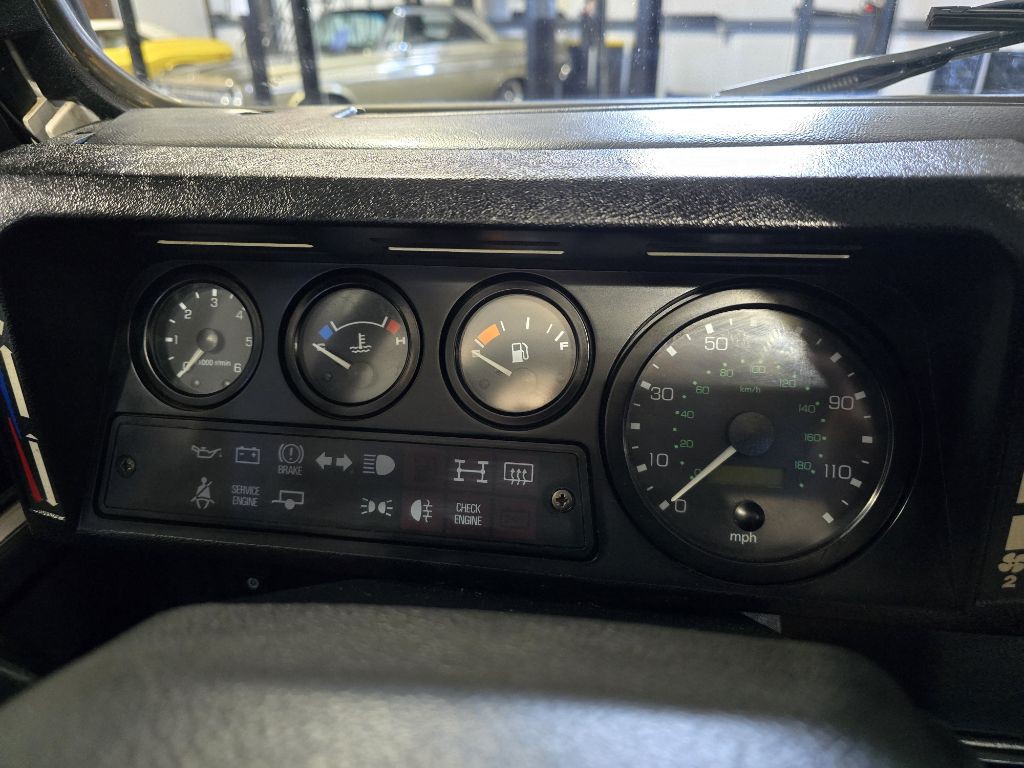 1997 Land Rover Defender Image 13