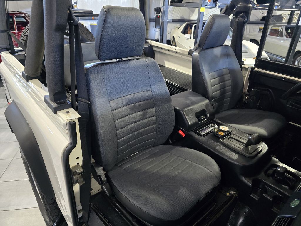 1997 Land Rover Defender Image 20