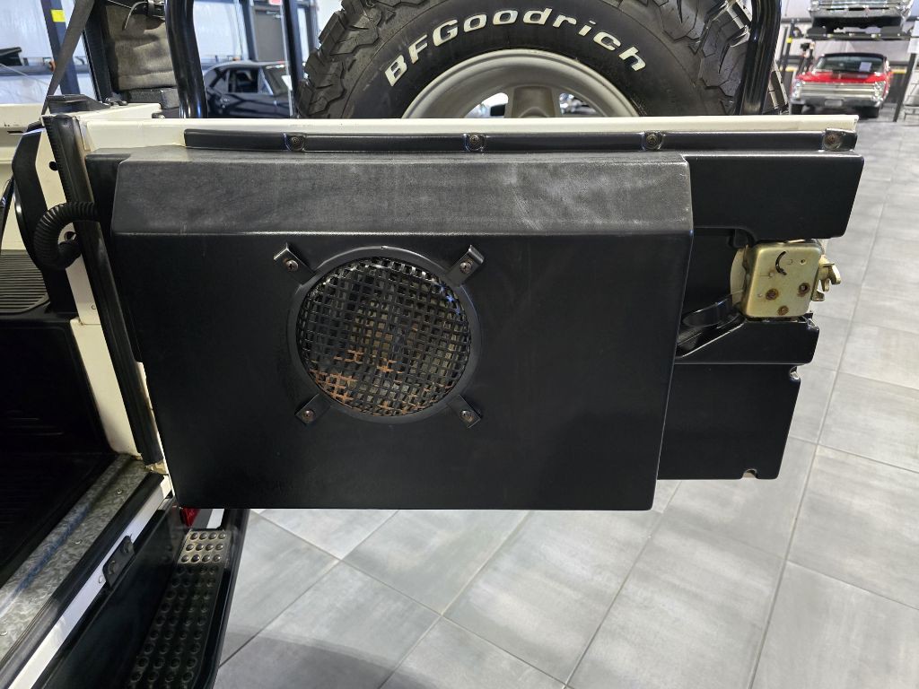1997 Land Rover Defender Image 27