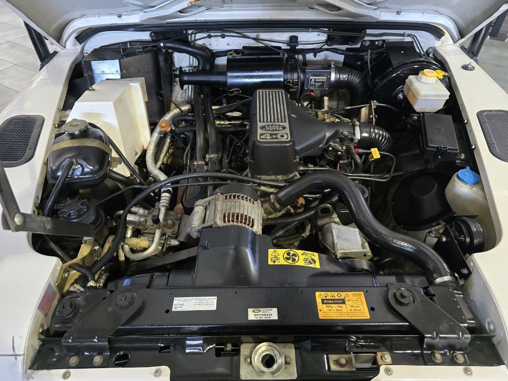 1997 Land Rover Defender Image 28
