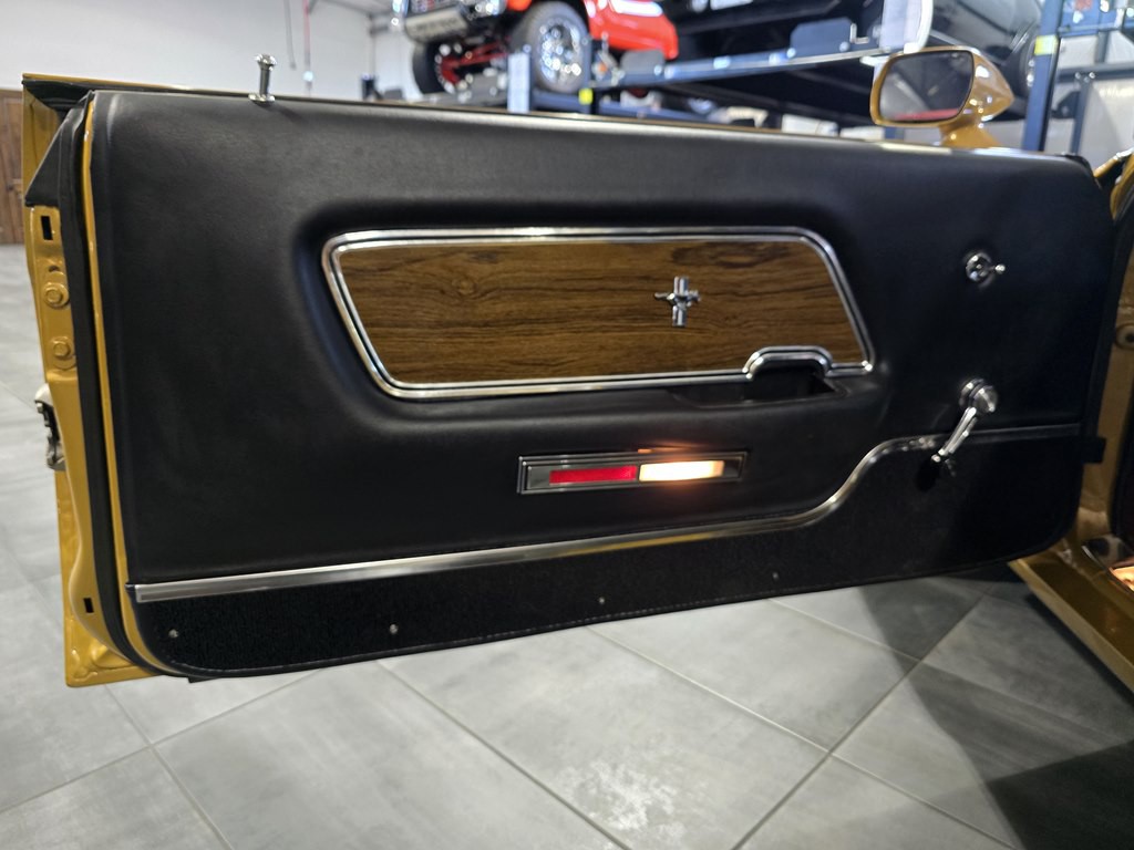 1970 Ford Mustang Image 25