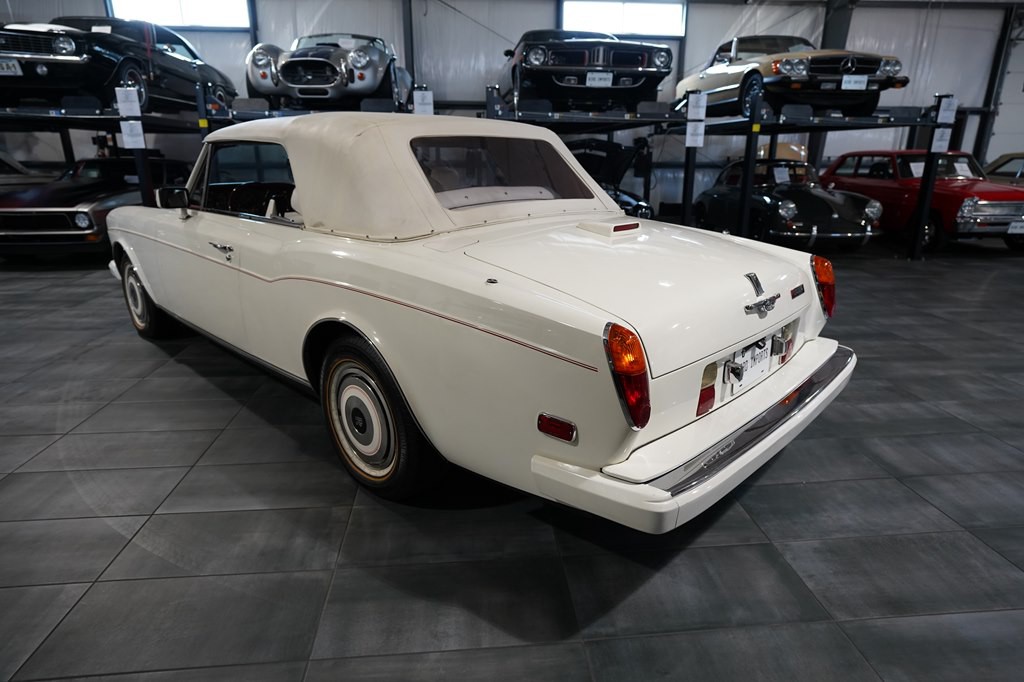 1987 Rolls-Royce Corniche Image 4
