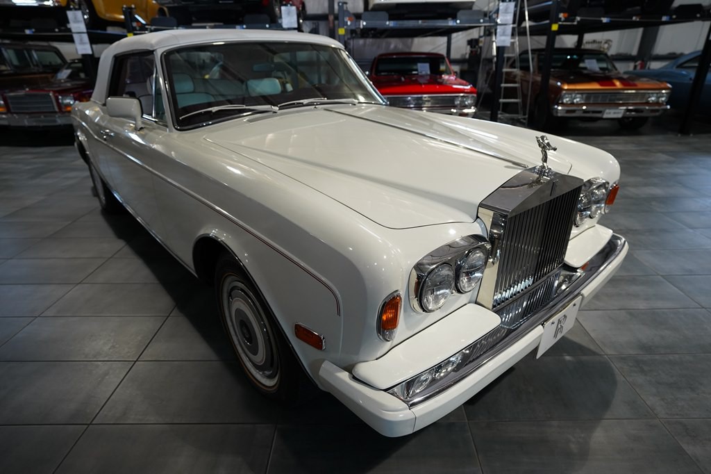 1987 Rolls-Royce Corniche Image 8