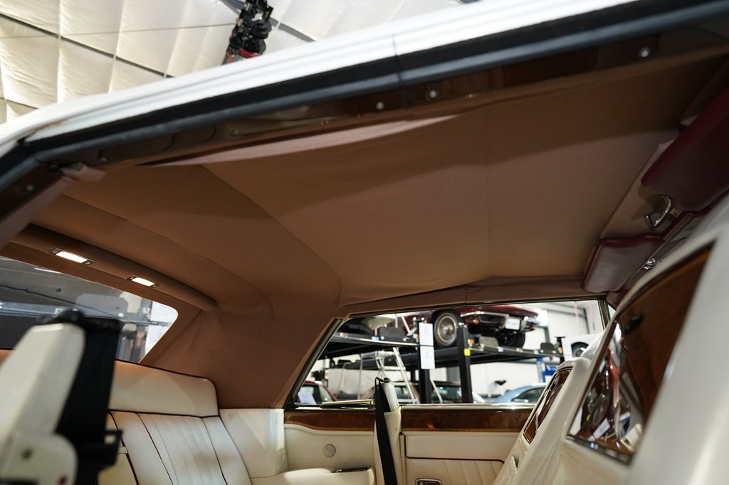 1987 Rolls-Royce Corniche Image 14