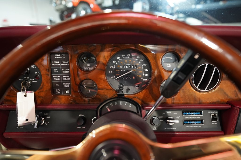 1987 Rolls-Royce Corniche Image 17