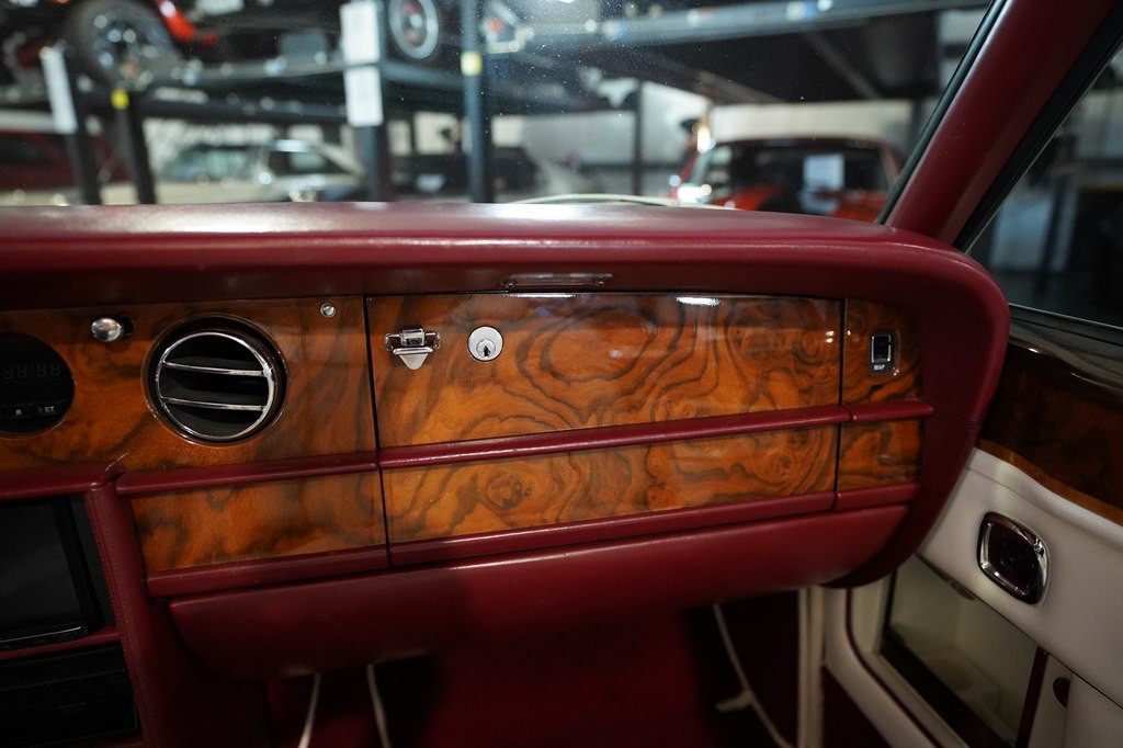 1987 Rolls-Royce Corniche Image 20
