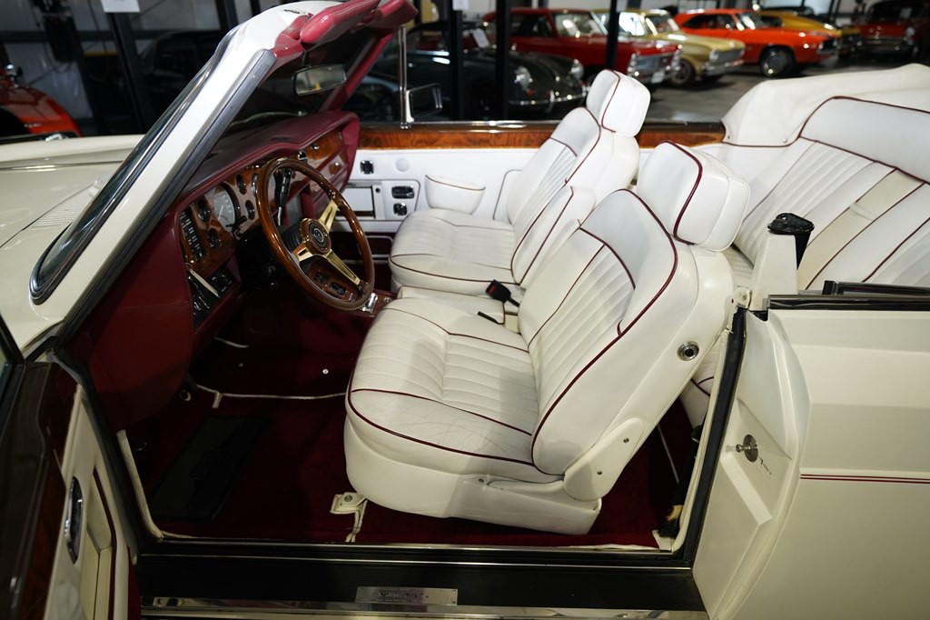 1987 Rolls-Royce Corniche Image 21