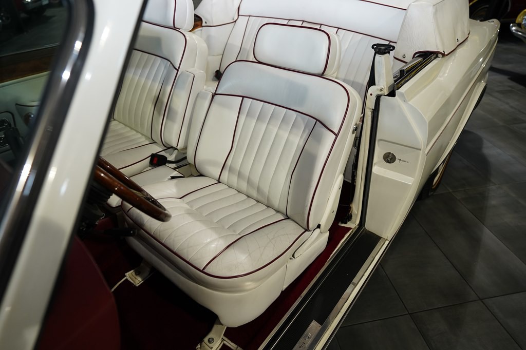 1987 Rolls-Royce Corniche Image 22