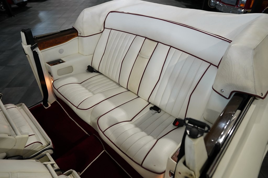 1987 Rolls-Royce Corniche Image 25