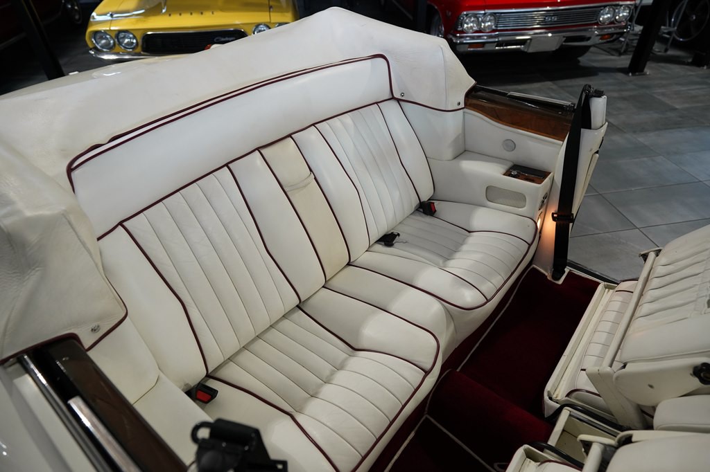1987 Rolls-Royce Corniche Image 26
