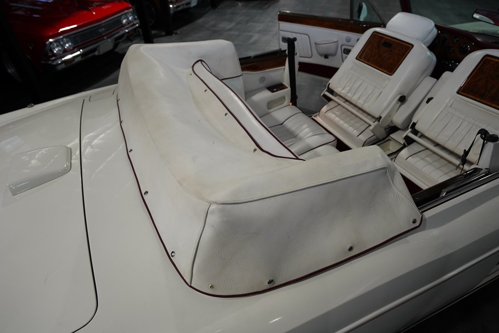 1987 Rolls-Royce Corniche Image 27