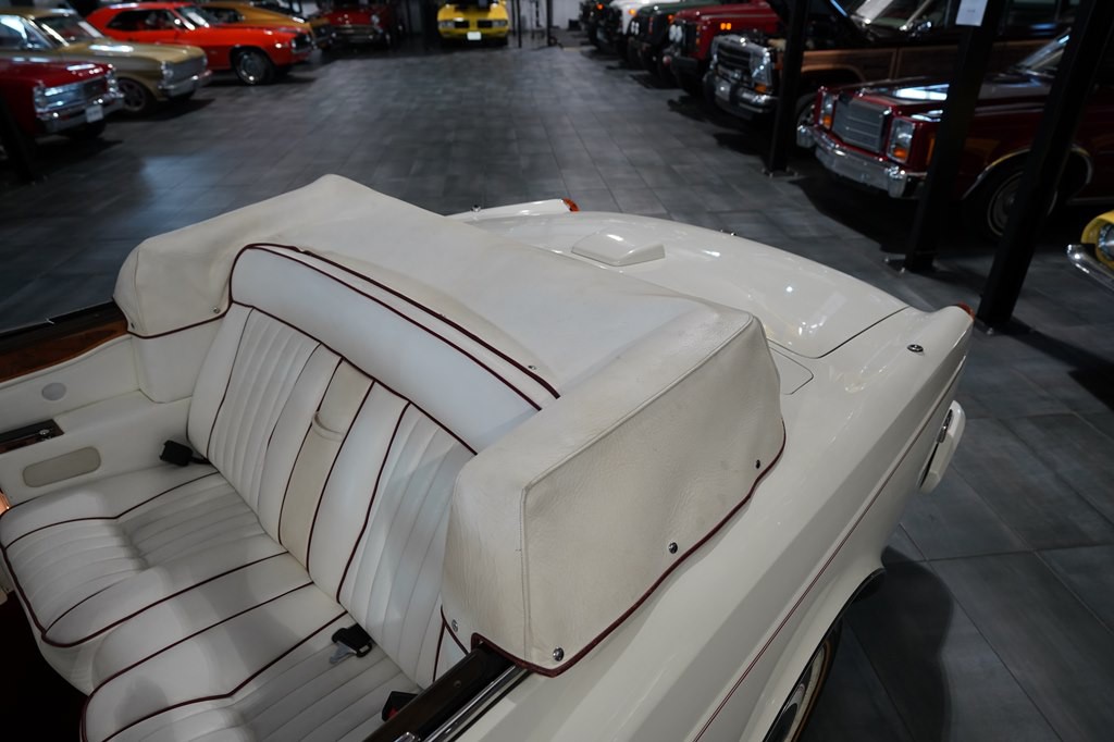1987 Rolls-Royce Corniche Image 28