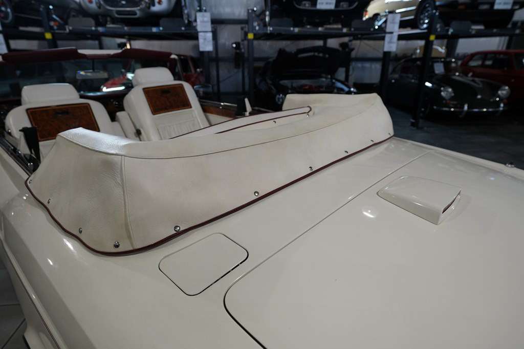 1987 Rolls-Royce Corniche Image 30