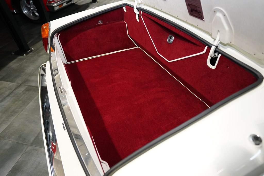 1987 Rolls-Royce Corniche Image 35