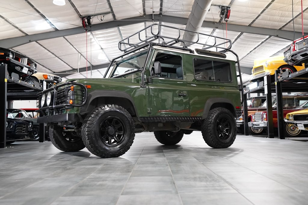 1997 Land Rover Defender Image 1