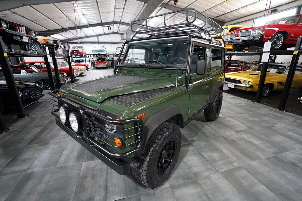 1997 Land Rover Defender Image 2