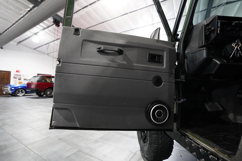 1997 Land Rover Defender Image 21