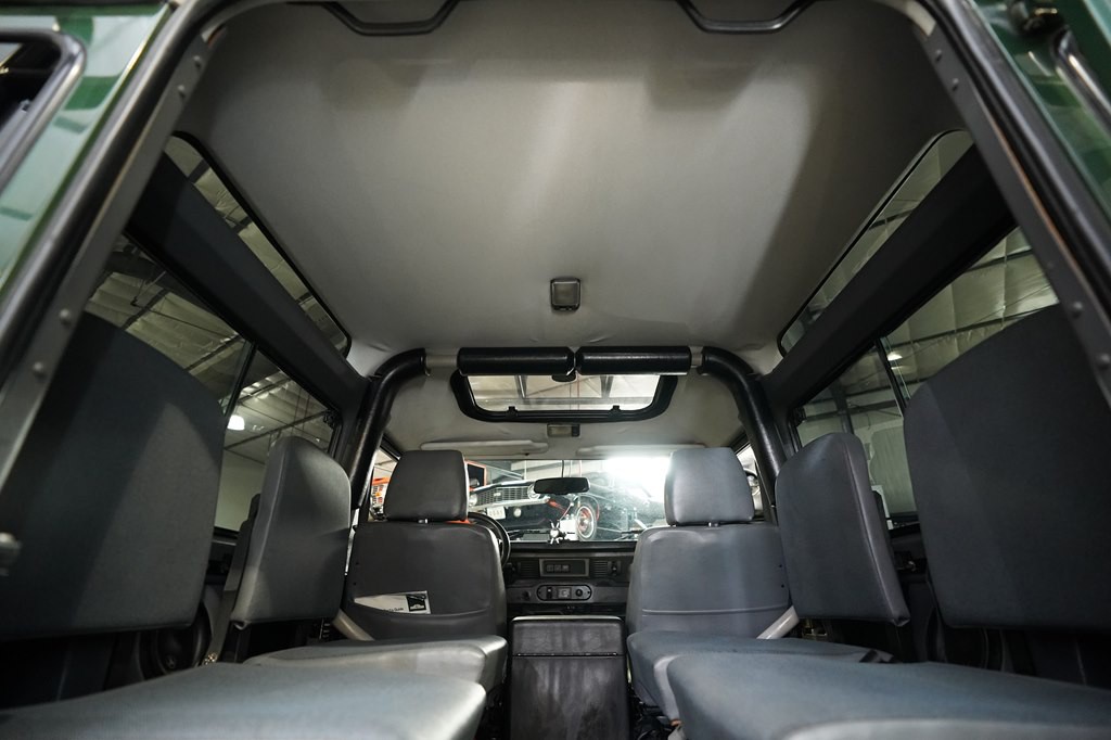 1997 Land Rover Defender Image 27
