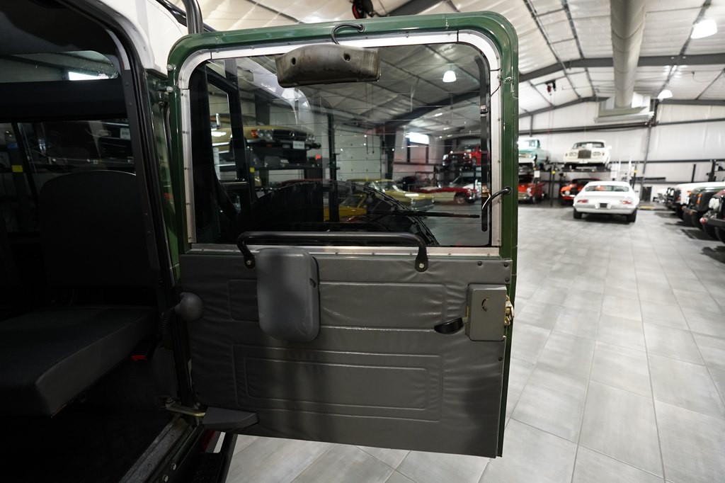 1997 Land Rover Defender Image 28