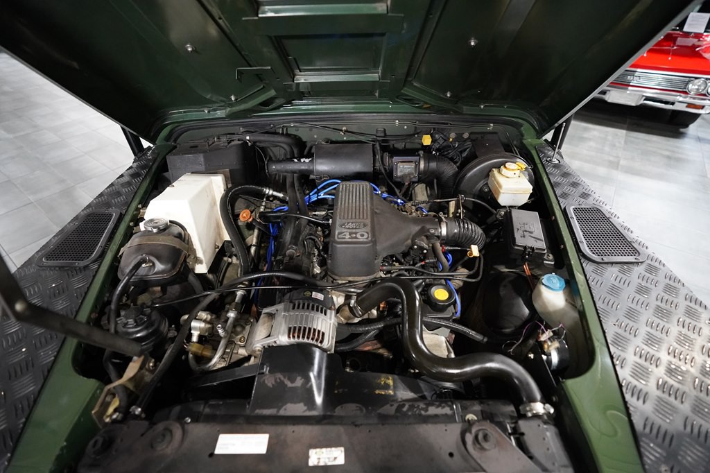 1997 Land Rover Defender Image 30