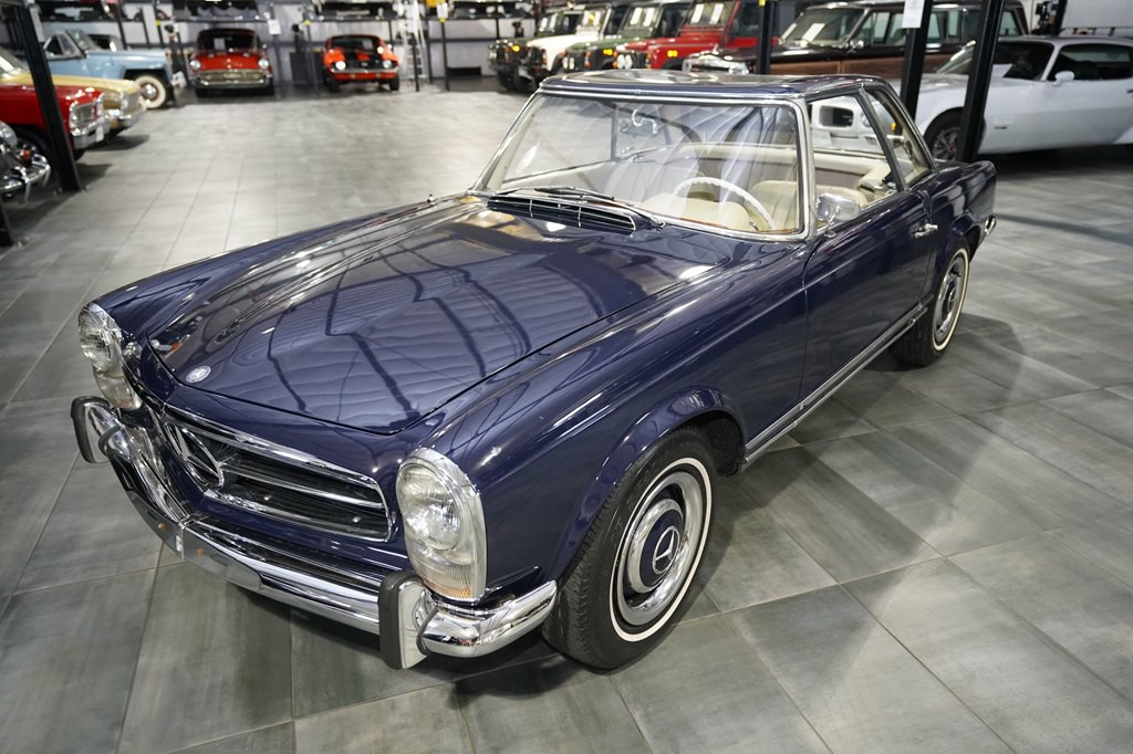 1966 Mercedes-Benz 230 SL Image 2