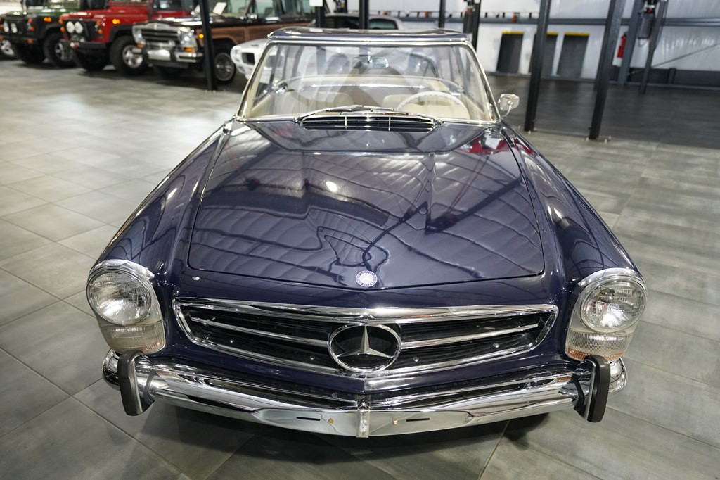 1966 Mercedes-Benz 230 SL Image 9