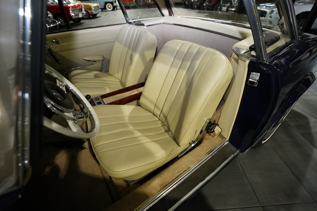 1966 Mercedes-Benz 230 SL Image 17