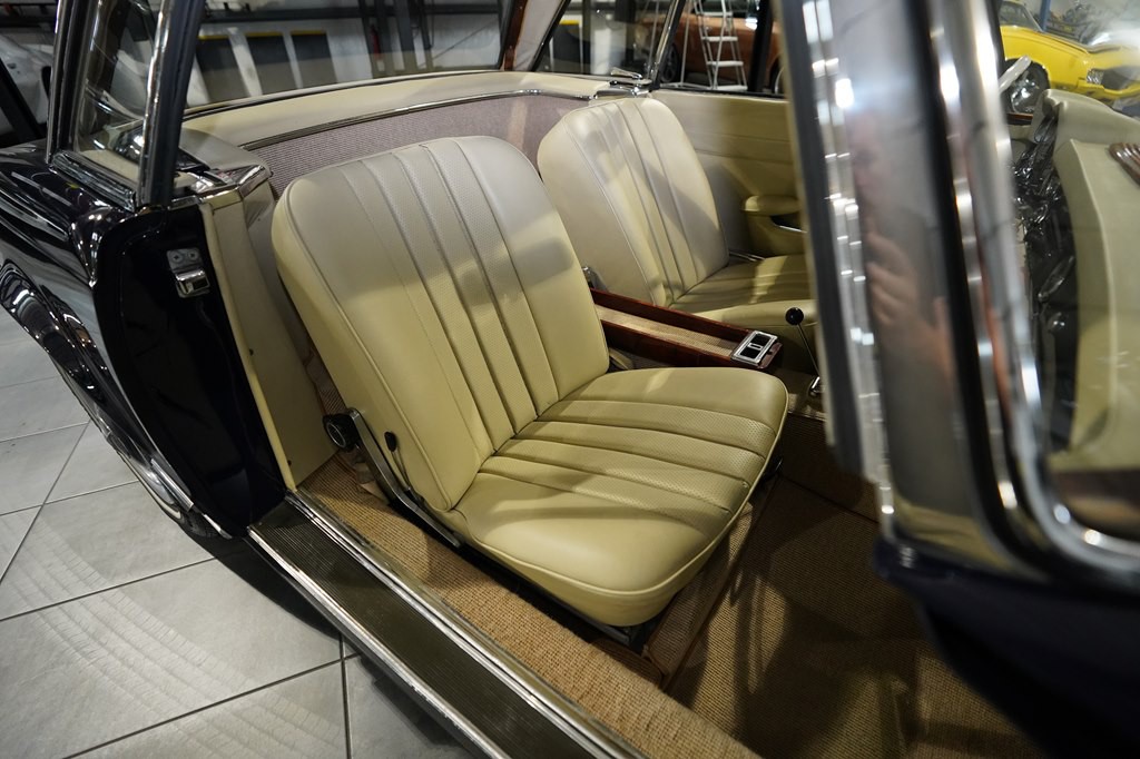1966 Mercedes-Benz 230 SL Image 19