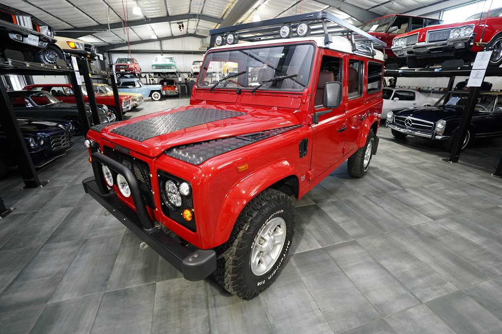 1993 Land Rover Defender Image 2
