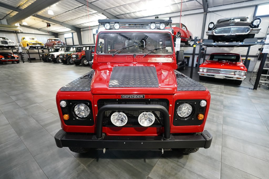 1993 Land Rover Defender Image 9