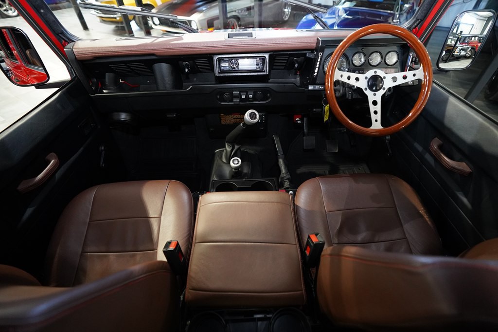 1993 Land Rover Defender Image 11
