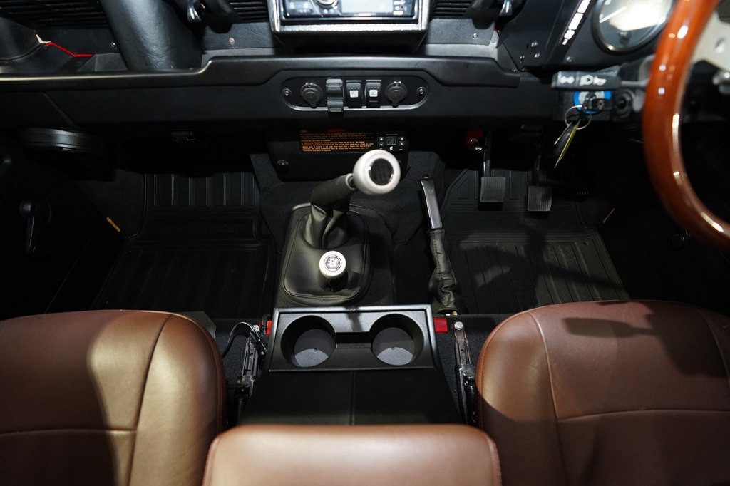 1993 Land Rover Defender Image 15