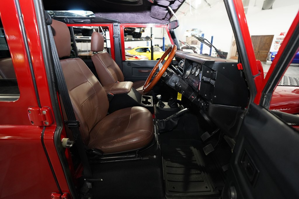 1993 Land Rover Defender Image 18