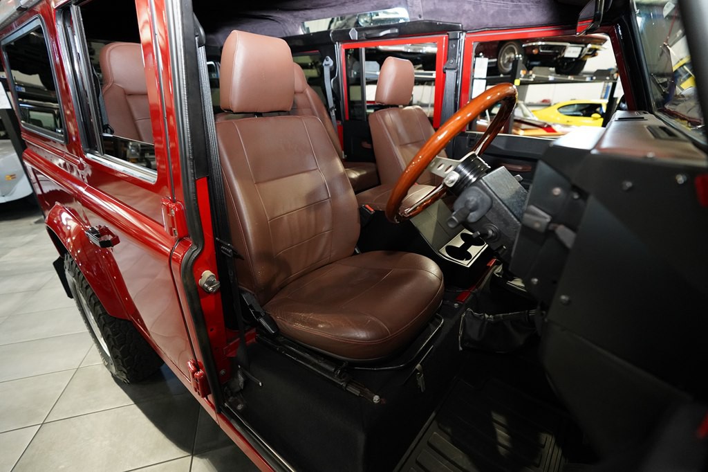 1993 Land Rover Defender Image 19
