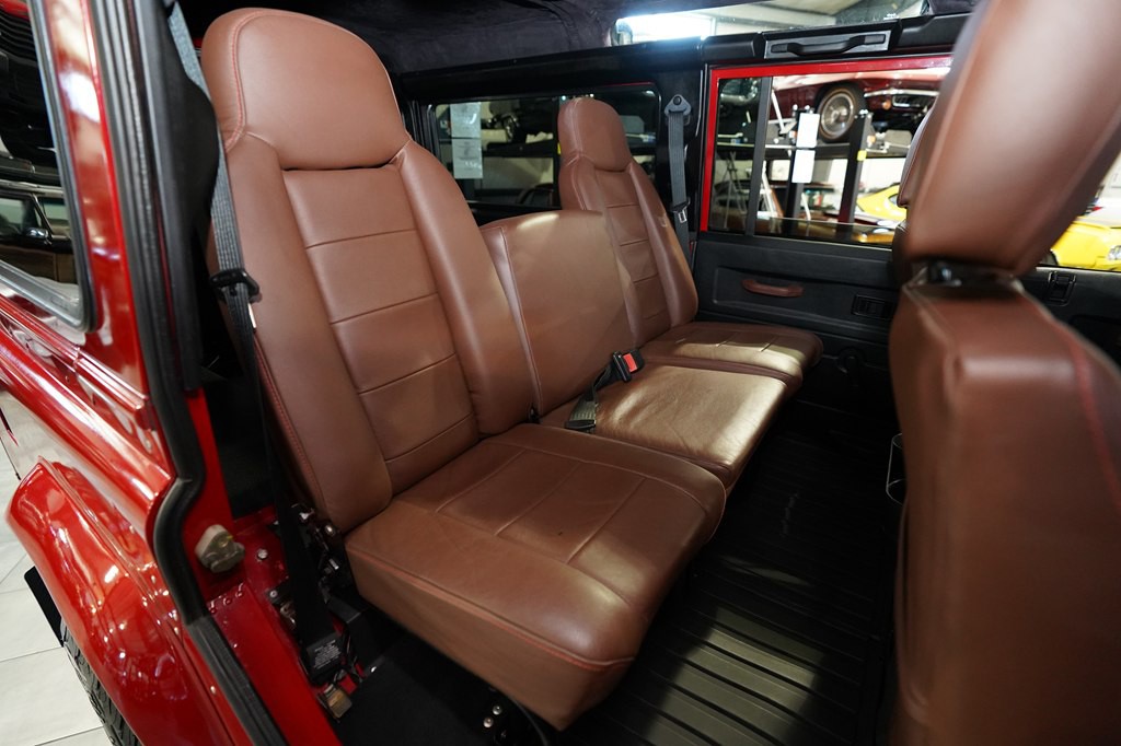 1993 Land Rover Defender Image 23