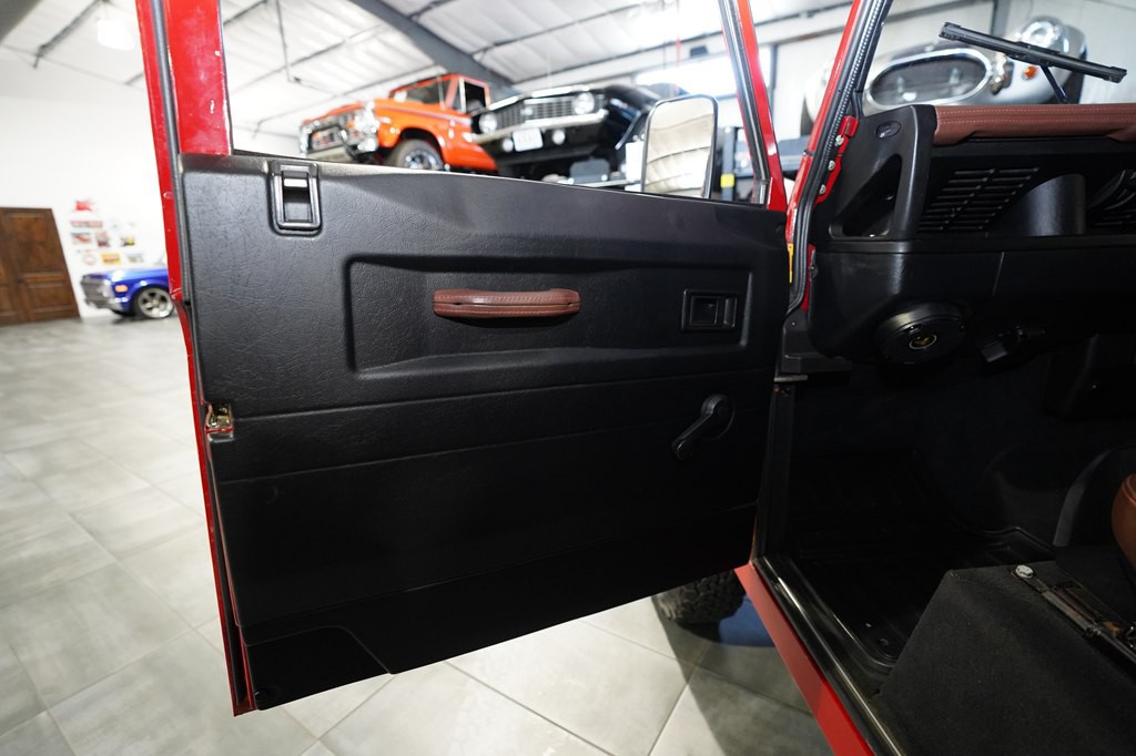 1993 Land Rover Defender Image 29