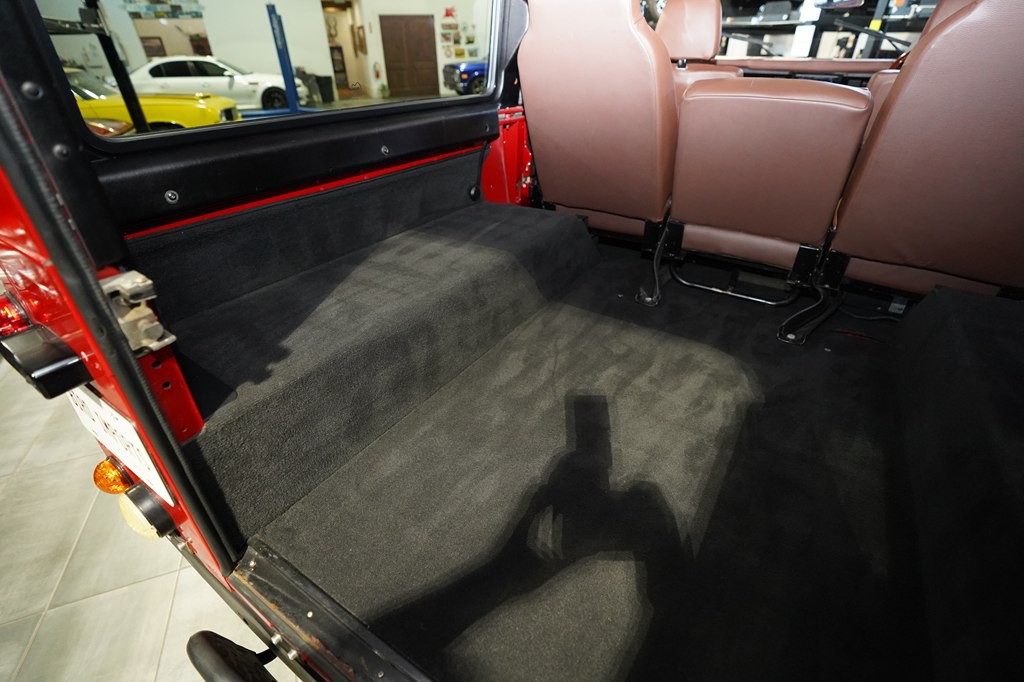 1993 Land Rover Defender Image 32