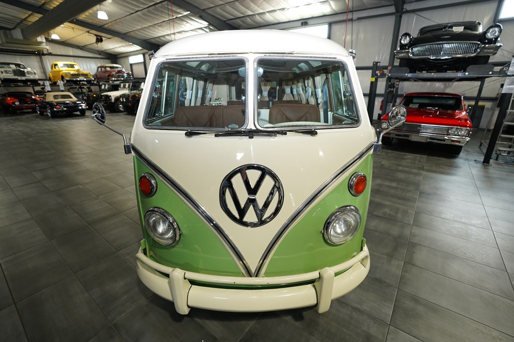 1966 Volkswagen Microbus Image 9