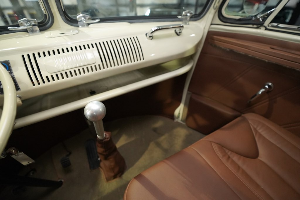 1966 Volkswagen Microbus Image 14